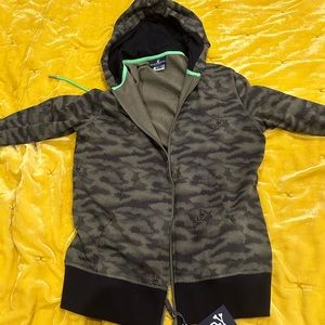 Never worn , psycho bunny, zip up jacket size small
